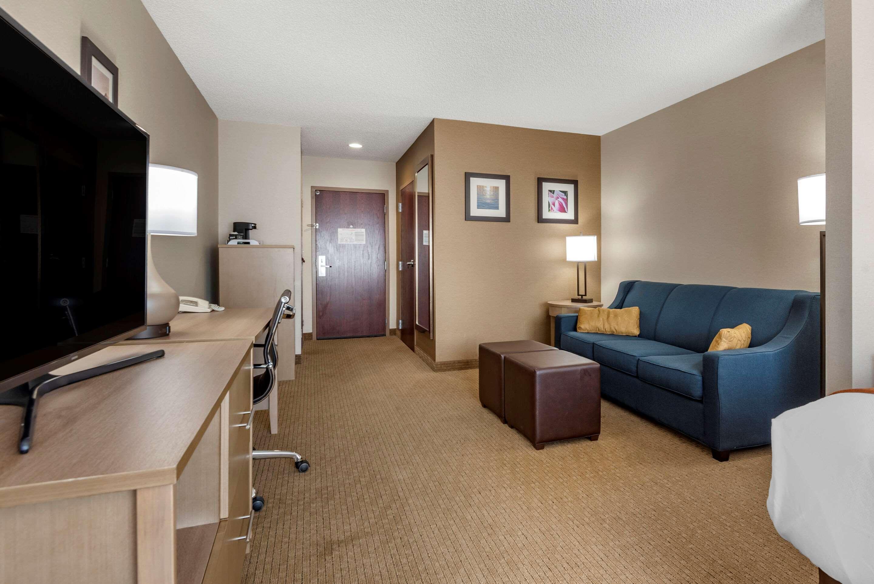 Comfort Inn & Suites Farmington - Victor מראה חיצוני תמונה