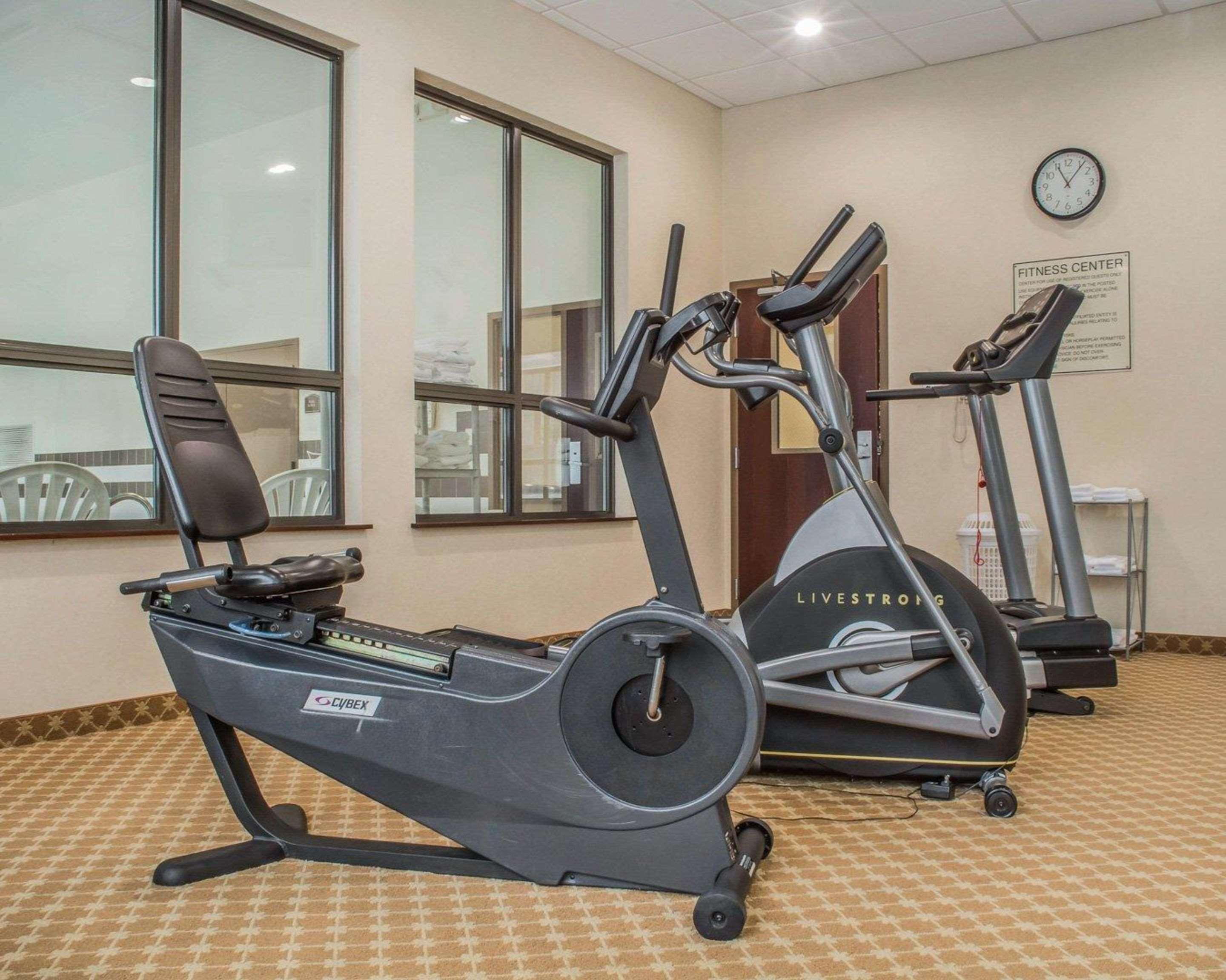 Comfort Inn & Suites Farmington - Victor מראה חיצוני תמונה
