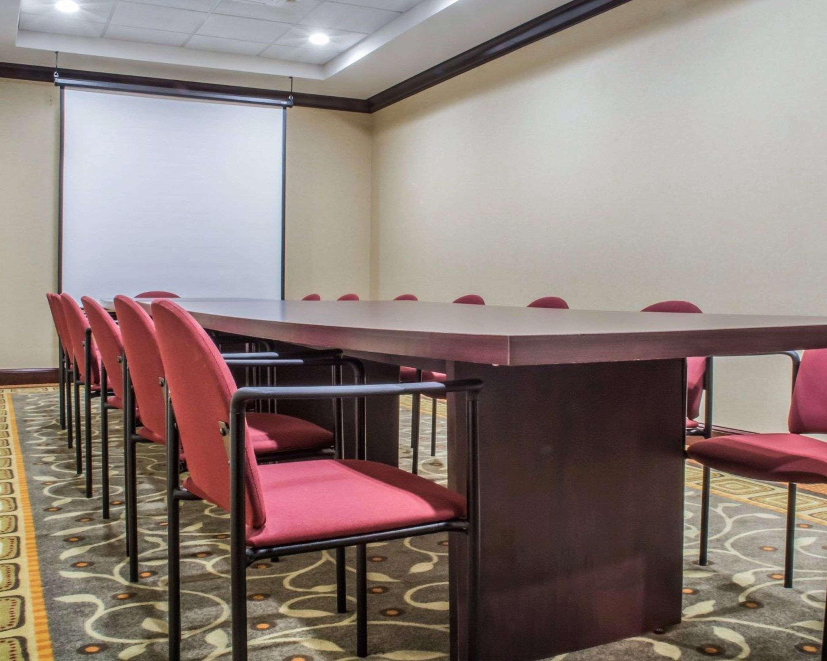 Comfort Inn & Suites Farmington - Victor מראה חיצוני תמונה