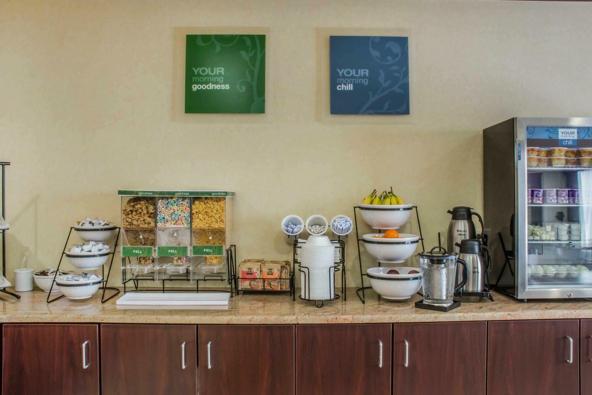 Comfort Inn & Suites Farmington - Victor מראה חיצוני תמונה